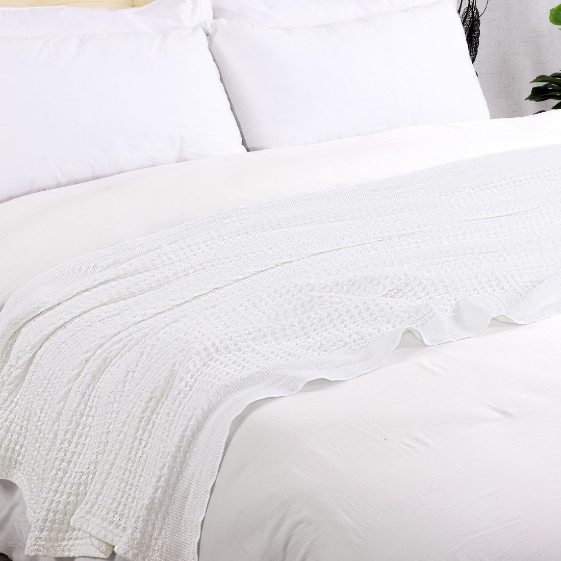 Thermal knit outlet blanket